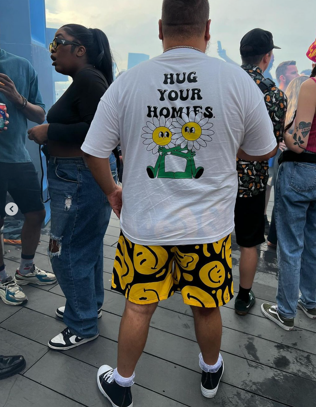 Hug Your Homies Tee Short Sleeved Shirt - NOT A BAD LIFE 💐