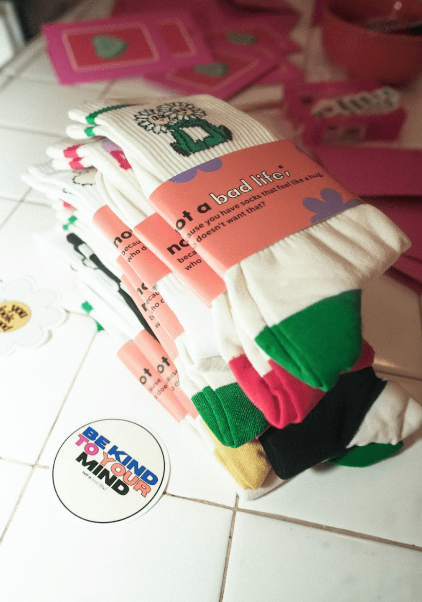 Hug Your Homies Crew Socks - NOT A BAD LIFE 💐