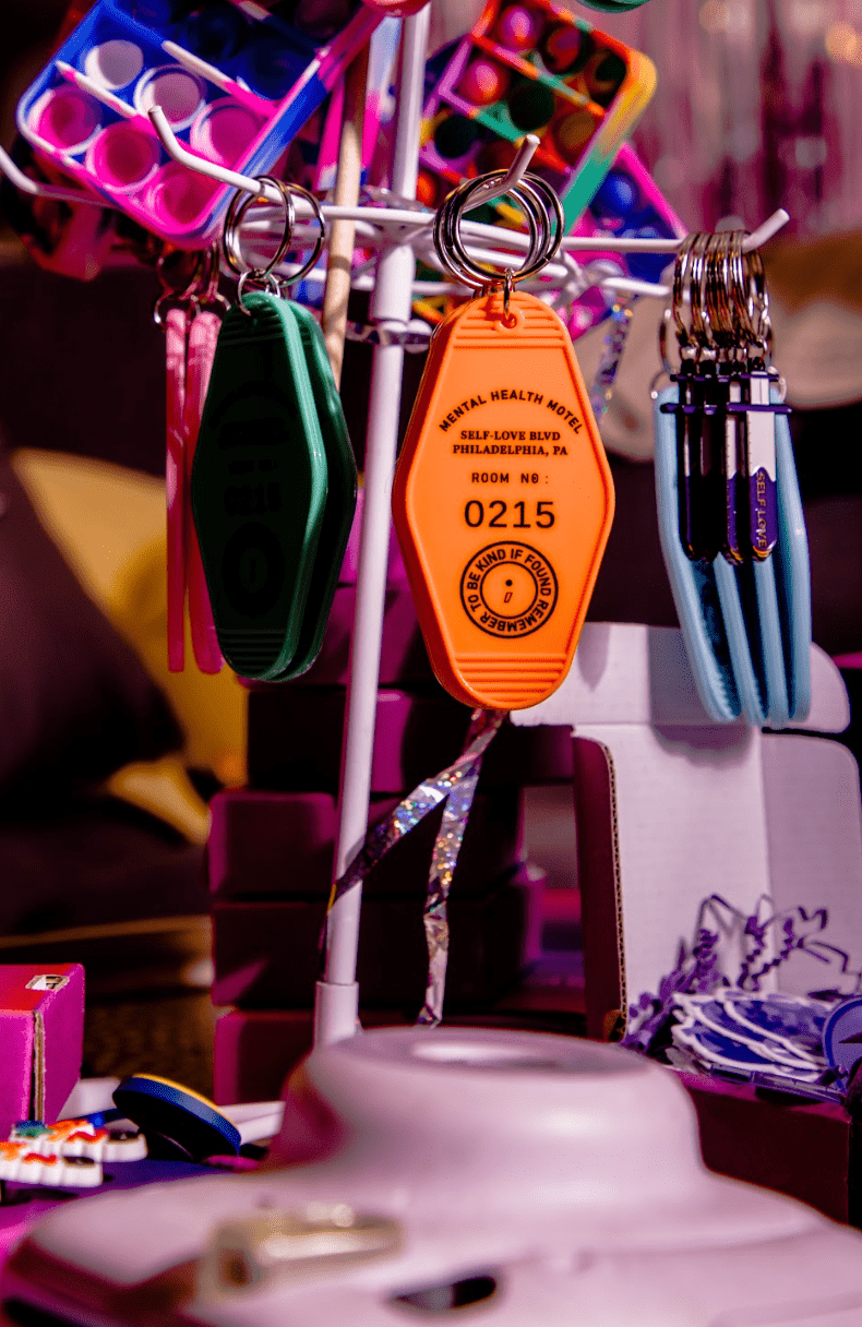 Mental Health Motel Keychain - NOT A BAD LIFE 💐